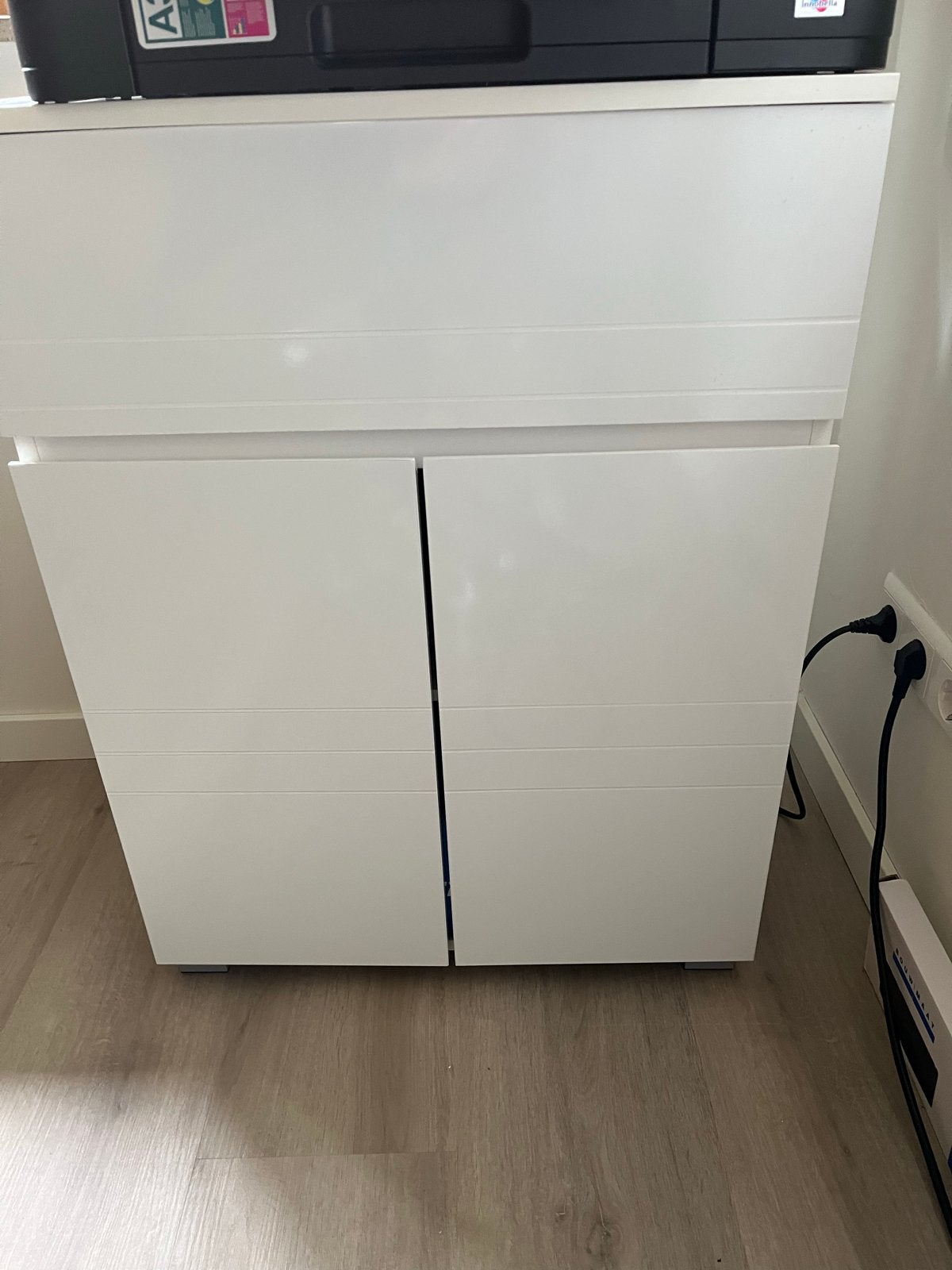 Witte ladekast/dressoir met deuren, Huis en Inrichting, Ophalen, Gebruikt, 50 tot 100 cm, Met lade(s)