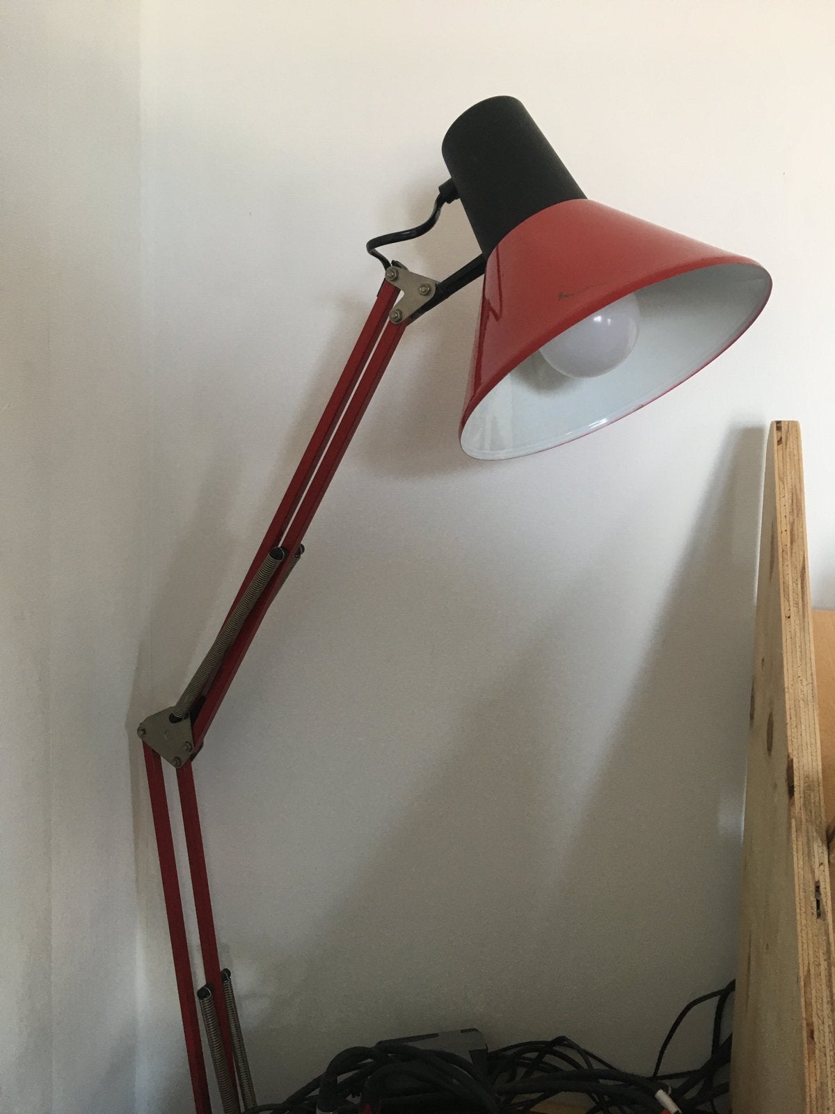 Vintage rode bureaulamp met klem verstelbaar architectenlamp, Huis en Inrichting, Bureaulamp, Gebruikt, Vintage, Verzenden