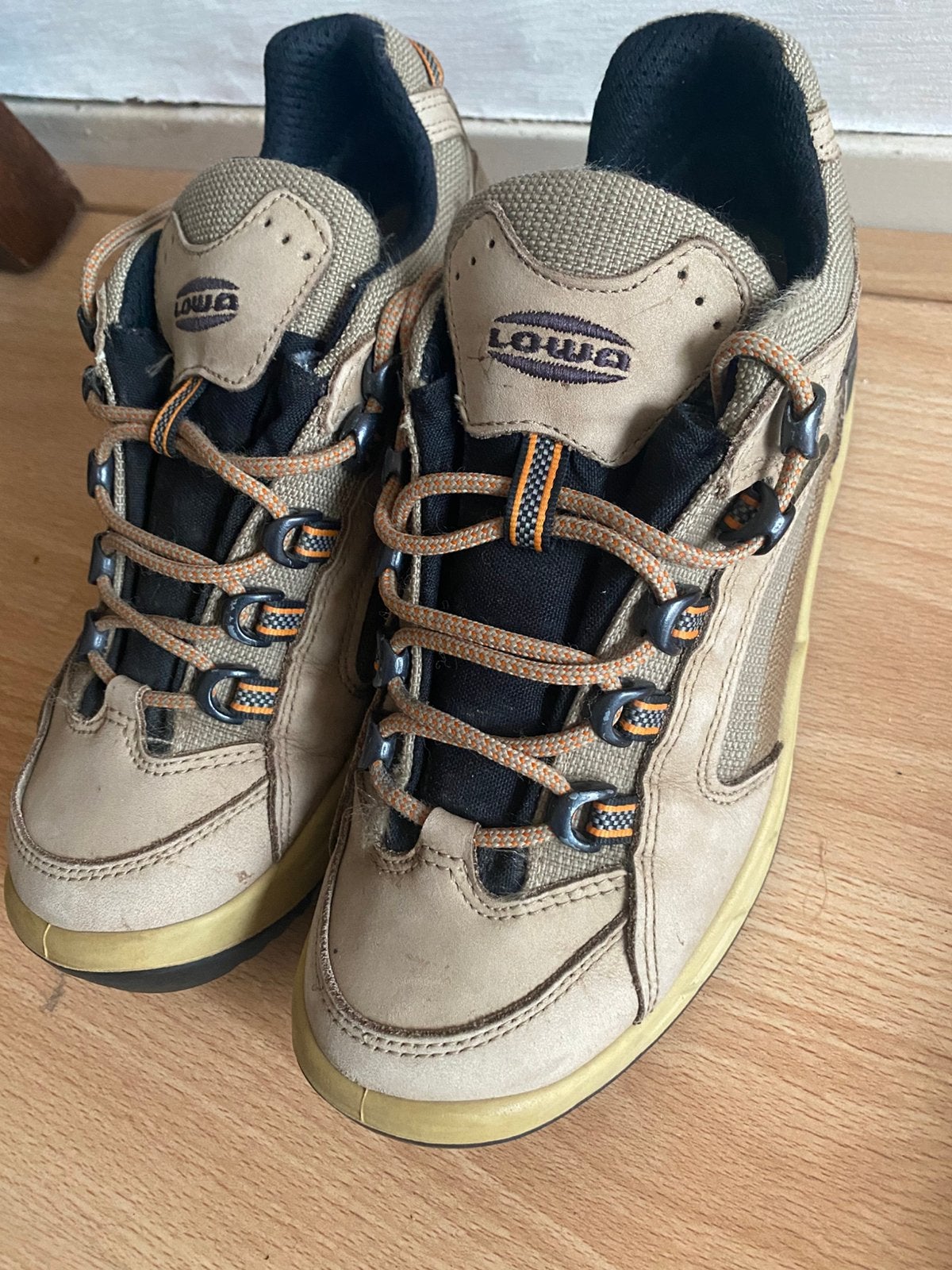Lowa sport/ wandelschoenen maat 39, Ophalen of Verzenden, Zo goed als nieuw, Schoenen