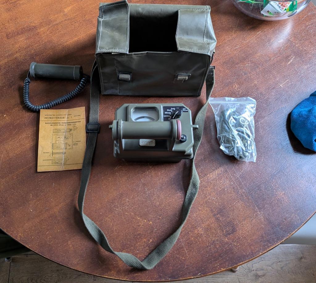 Radiologische verkenningsmeter IM-4175, compleet zoals de ee, Verzamelen, Ophalen of Verzenden, Landmacht
