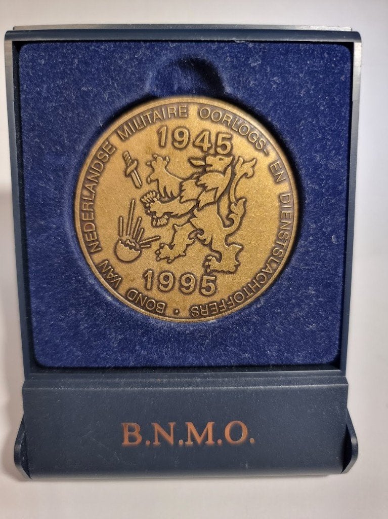 Nederland: Penning 50 jaar Militaire slachtoffers, brons, Verzenden, Brons, Nederland
