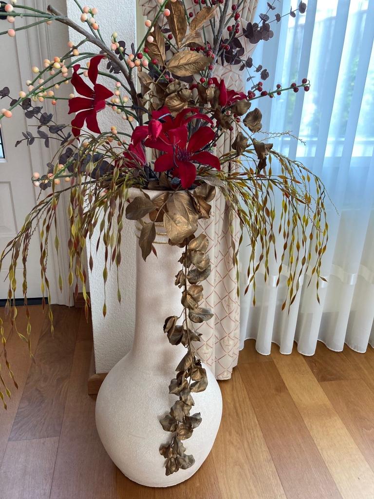 Grote vaas met kunstbloemen, Ophalen, Binnen, Zo goed als nieuw, Inclusief kunstbloemen