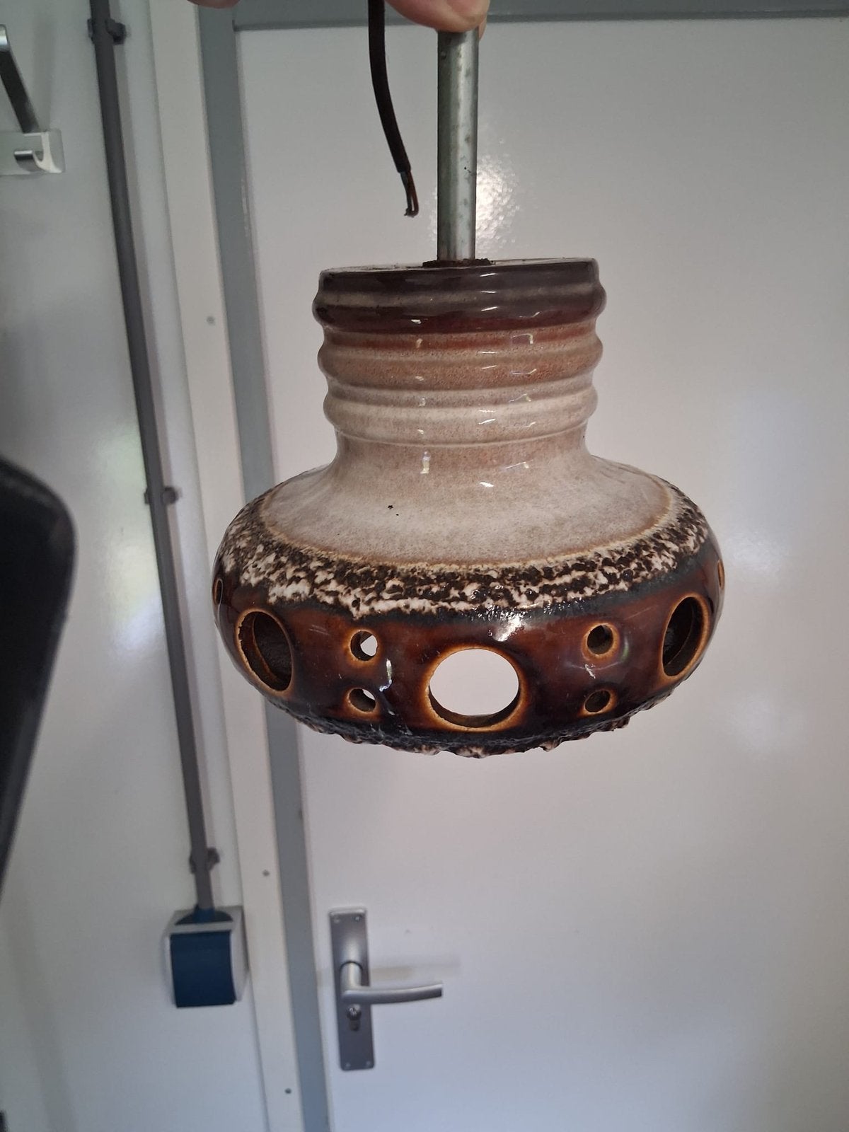 Fat lava hanglamp, Ophalen