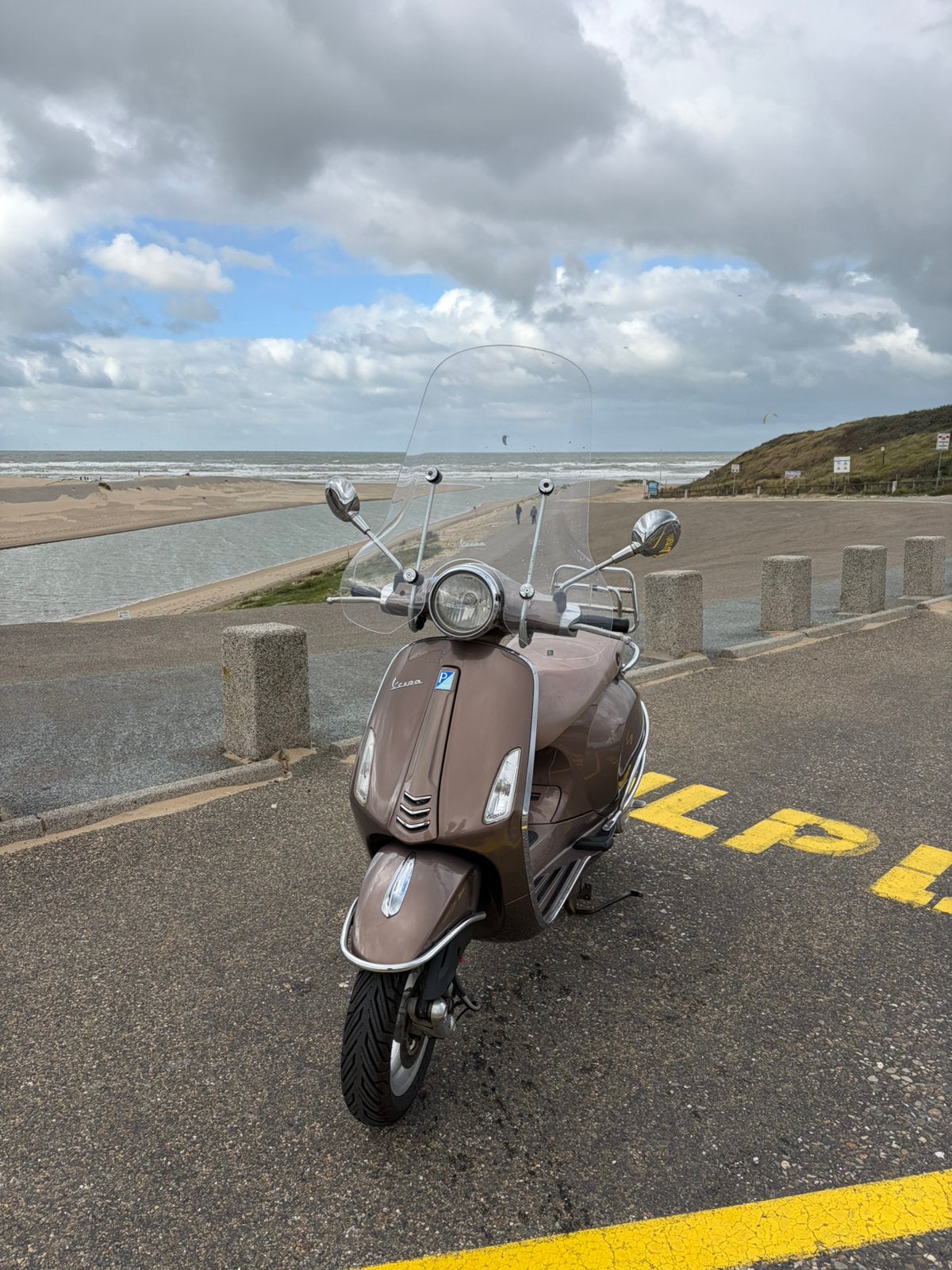 Vespa Primavera - Maronne kleur - gele plaat, Ophalen, Gebruikt, Overige modellen, Maximaal 45 km/u