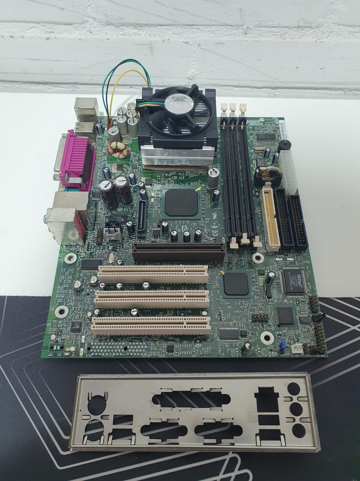 Intel D815EFV moederbord + Celeron 1.2GHz | Socket 370, Computers en Software, Overige soorten, ., Refurbished, Ophalen of Verzenden