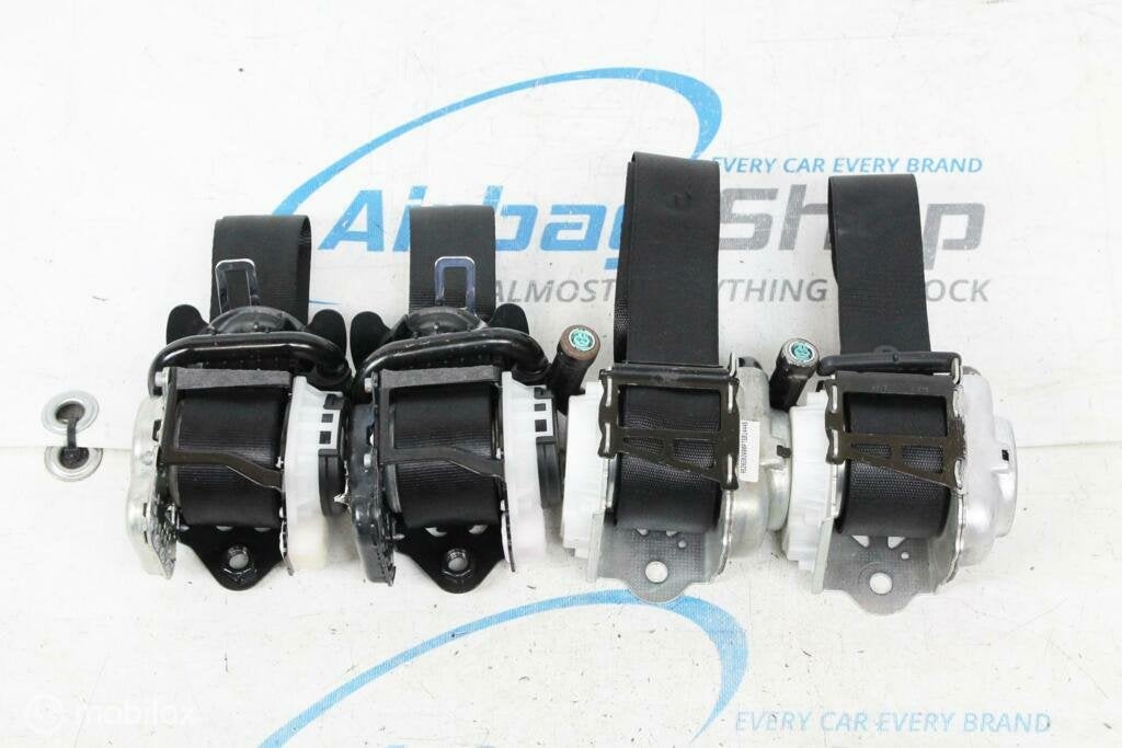 2 x gordels voor + 2 x achter Mercedes CLA klasse C118, Gebruikt, Ophalen of Verzenden