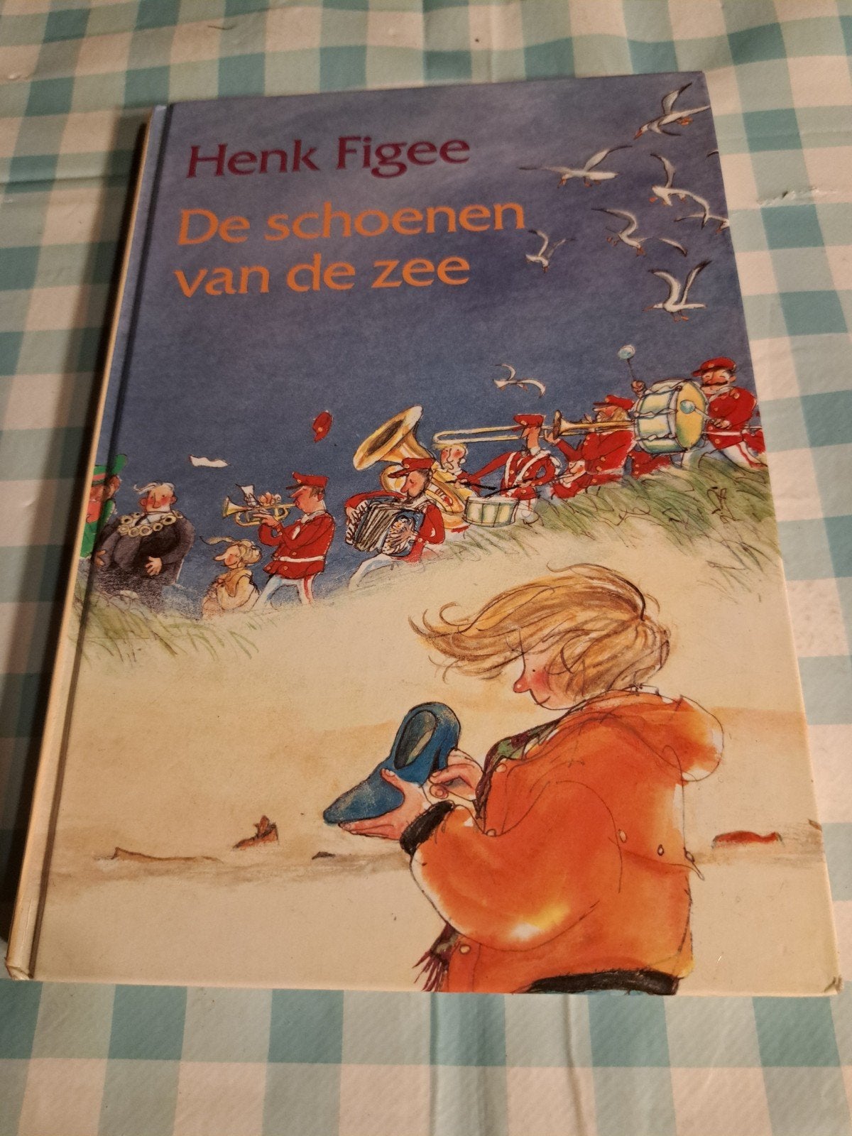K: De schoenen van de zee - Henk Figee (Kinderboek), Ophalen of Verzenden, Gelezen, Henk Figee, Fictie algemeen