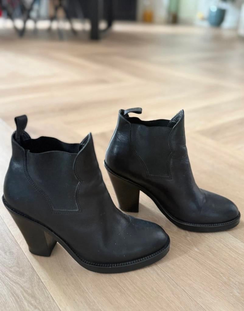 Acne Studios laarzen maat 40, Kleding | Dames, Schoenen, Ophalen of Verzenden, Gedragen, Zwart, Lage of Enkellaarzen