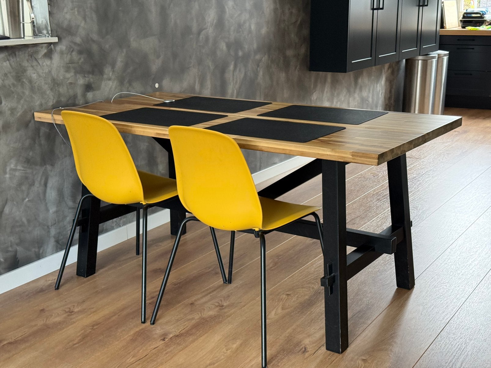 Eettafel - IKEA SKOGSTA – acacia/zwart – 160  81  74 cm, Ophalen, 50 tot 100 cm, Zo goed als nieuw, 150 tot 200 cm