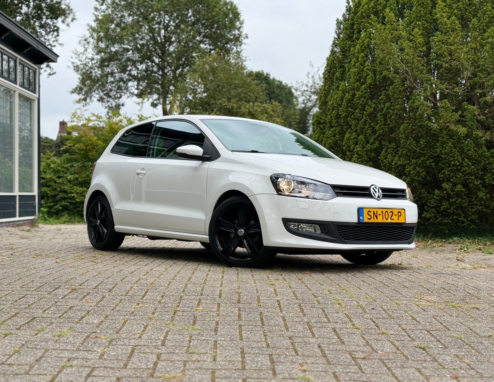 Volkswagen Polo 1.2 TSI, Voorwielaandrijving, 40 €/maand, Zwart, Wit