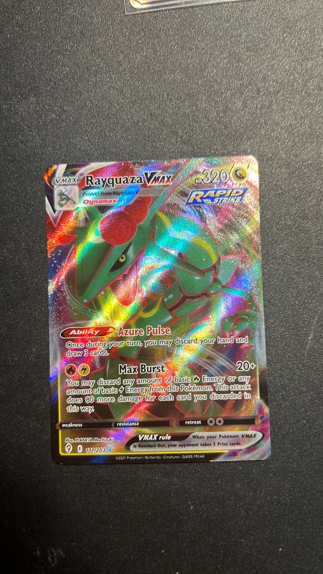 Rayquaza VMAX 111/203, Ophalen of Verzenden, Zo goed als nieuw