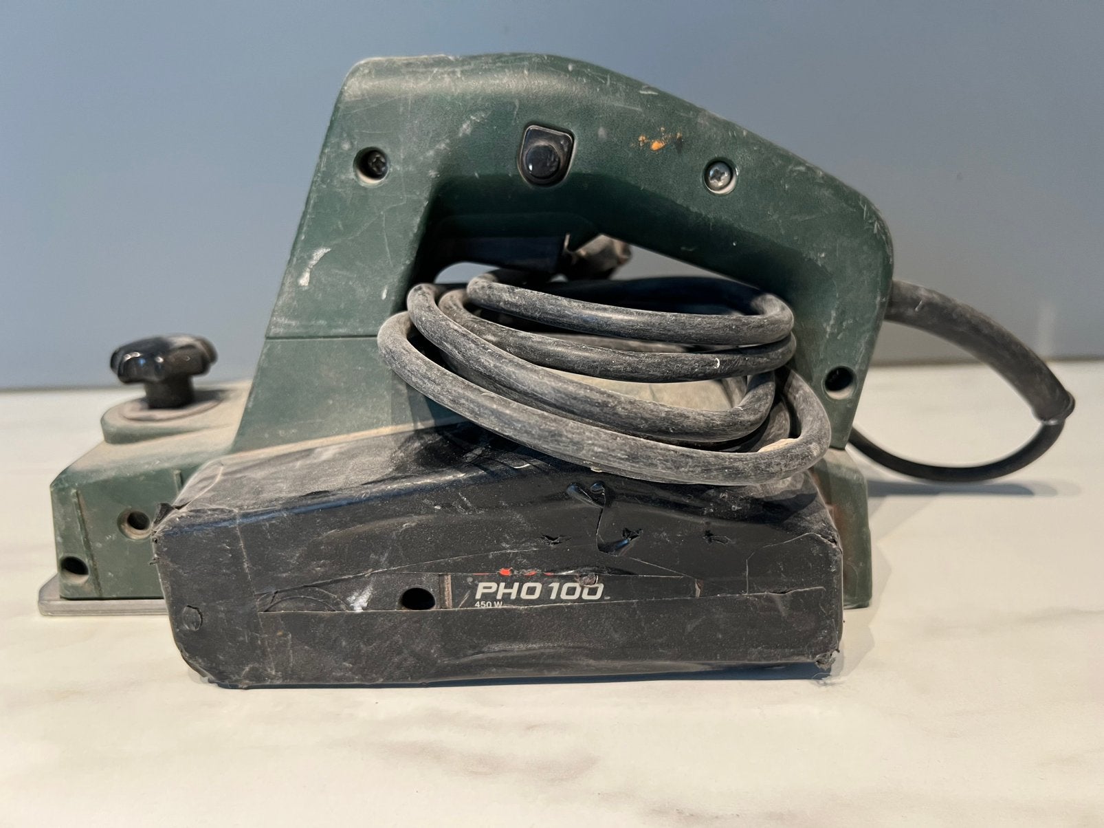 Elektrische schaafmachine Bosch, Doe-het-zelf en Verbouw, Ophalen of Verzenden, Zo goed als nieuw, 600 tot 1200 watt, Bandschuurmachine