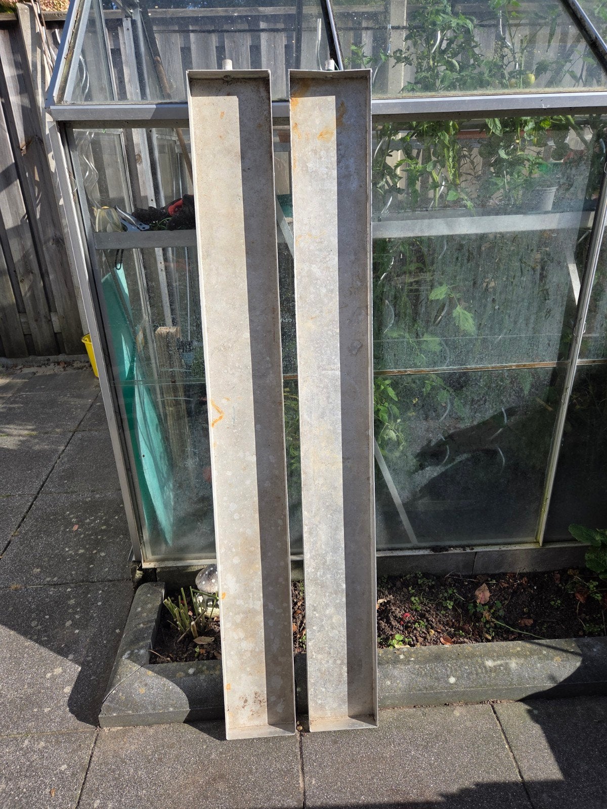2 st aluminium schappen voor kweekkas, Ophalen, Gebruikt, Overige materialen, Kweekkas
