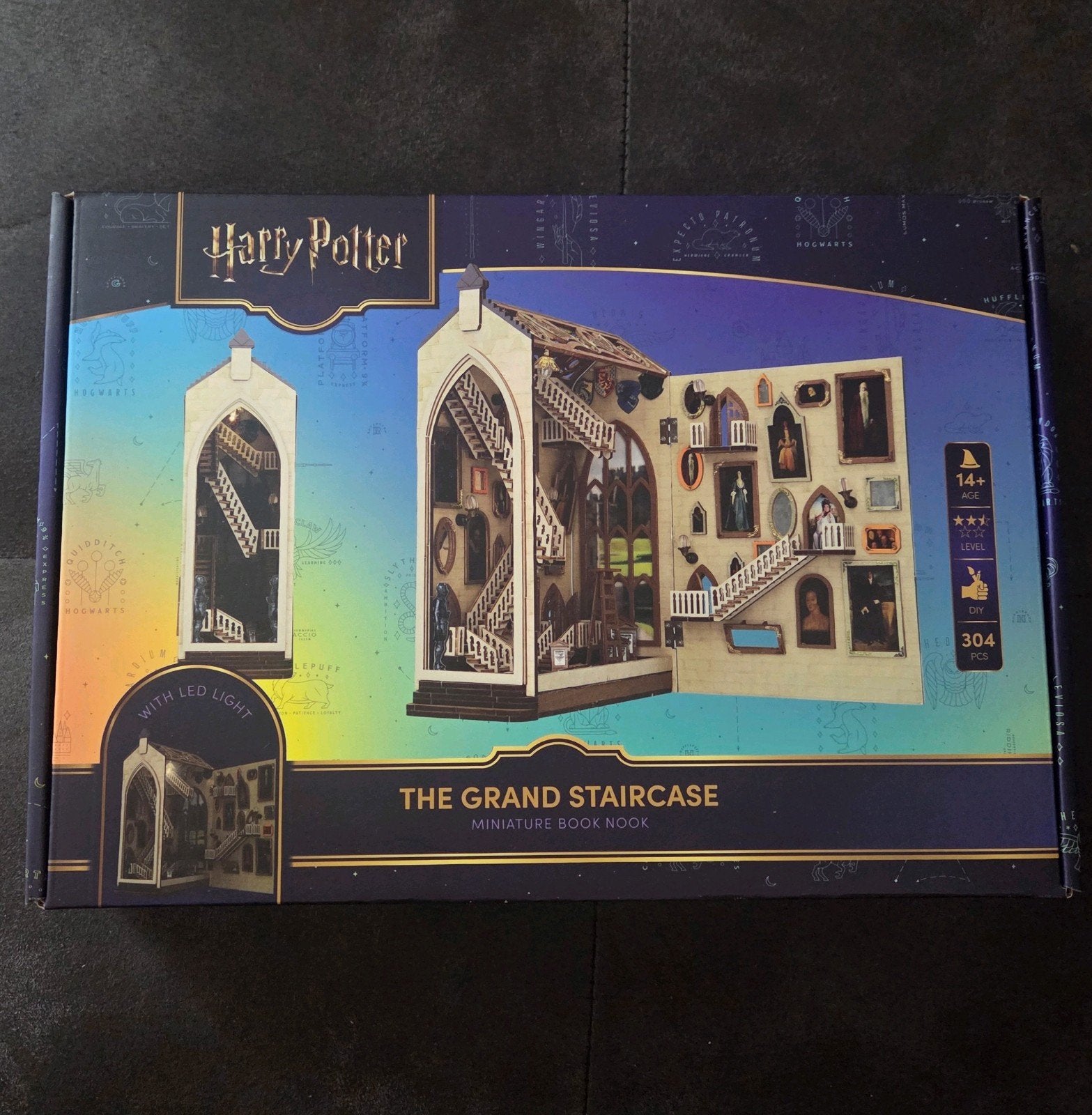 Harry Potter miniatuur Book Nook / Boekhoekje, Hobby en Vrije tijd, Knutselen, Fantasie, Nieuw, Meerkleurig, Knutselwerk