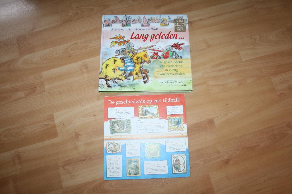 Arend van Dam & Alex de Wolf - Lang geleden, Boeken, Kinderboeken | Jeugd | 10 tot 12 jaar, Ophalen of Verzenden, Gelezen