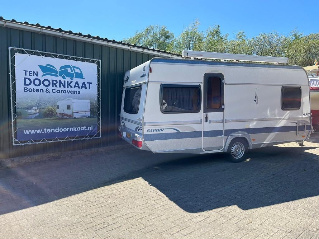 Fendt Saphir 470 met Dorema Voortent, Serviceluik, Rondzit, Frans bed, Bedrijf