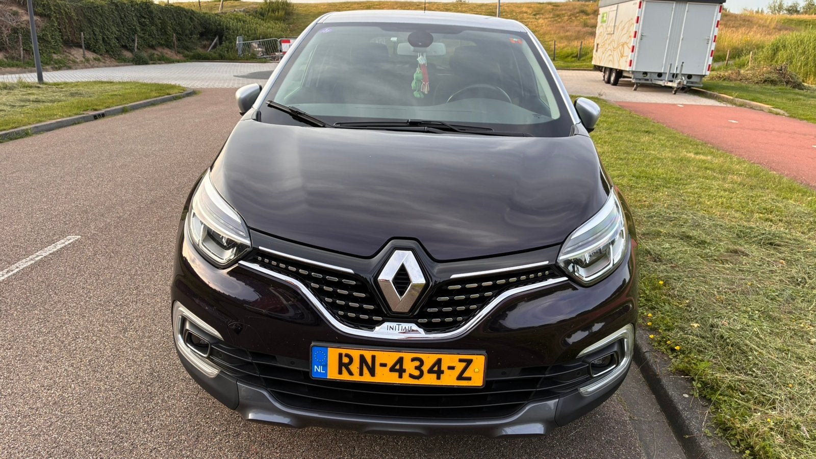 Renault Captur luxe Paris Initiale1.2 TCE automaat 2018, Auto's, Renault, Navigatiesysteem, 635 kg, 1200 kg, Particulier