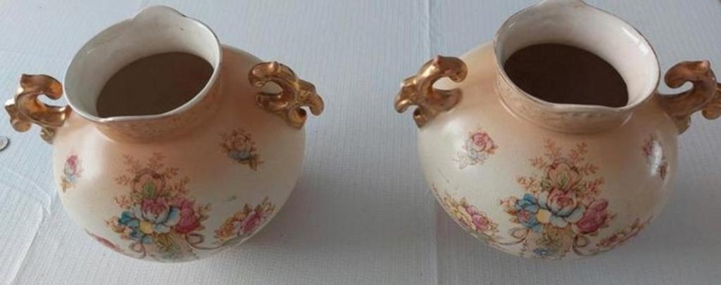 Antieke Crown Devon Wye sierpotten met bloemmotief, Antiek en Kunst, Ophalen of Verzenden
