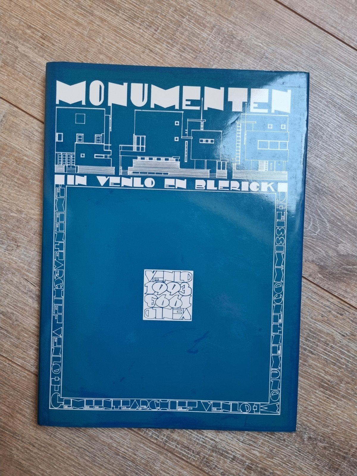 Boek Venlo :Monumenten in Venlo en Blerick, Ophalen of Verzenden