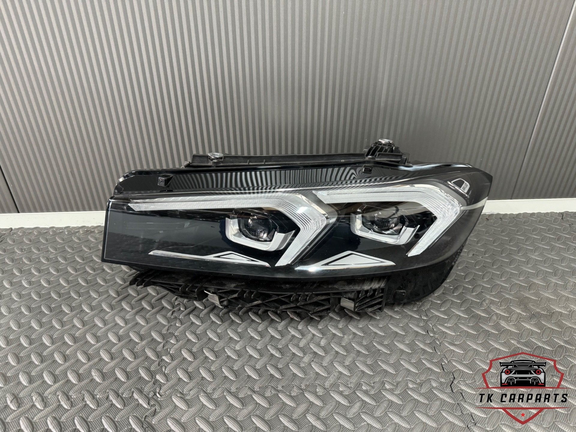 Bmw 3 serie g20/g21 facelift full led koplamp L 5a1a351-04, Auto-onderdelen, Verlichting, Petuelring 130
80788  Munich, DE, Gebruikt