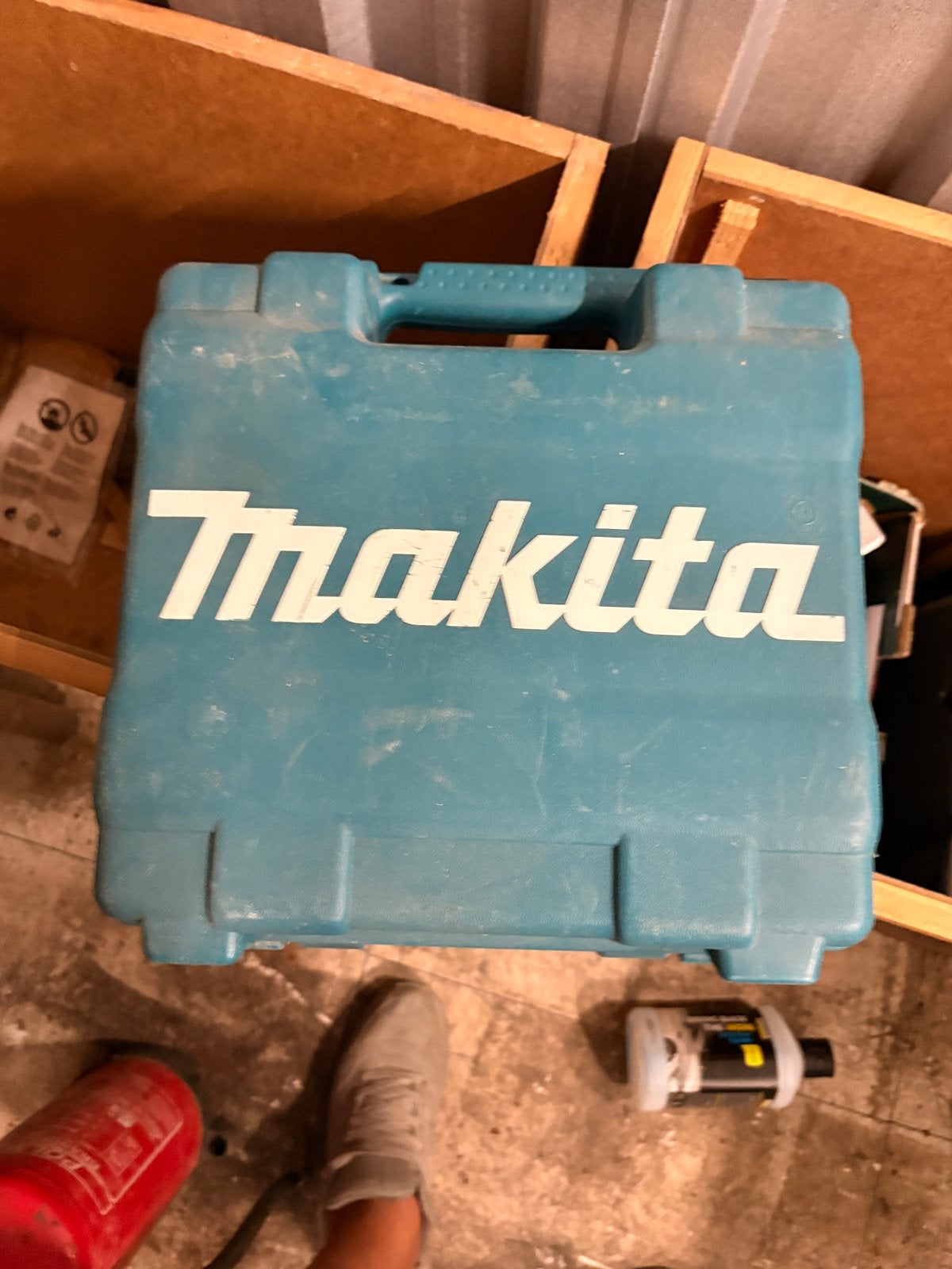 Makita pneumatische tacker voor nietjes en spijkers, Ophalen, Gebruikt, Tacker/nietmachine, Makita
