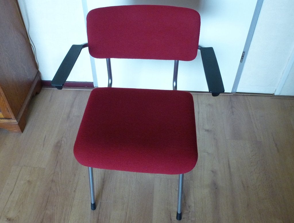 Gispen 1235 stoel rood z.g.a.n., Huis en Inrichting, Stoelen, Ophalen, Zo goed als nieuw, Stof, Eén