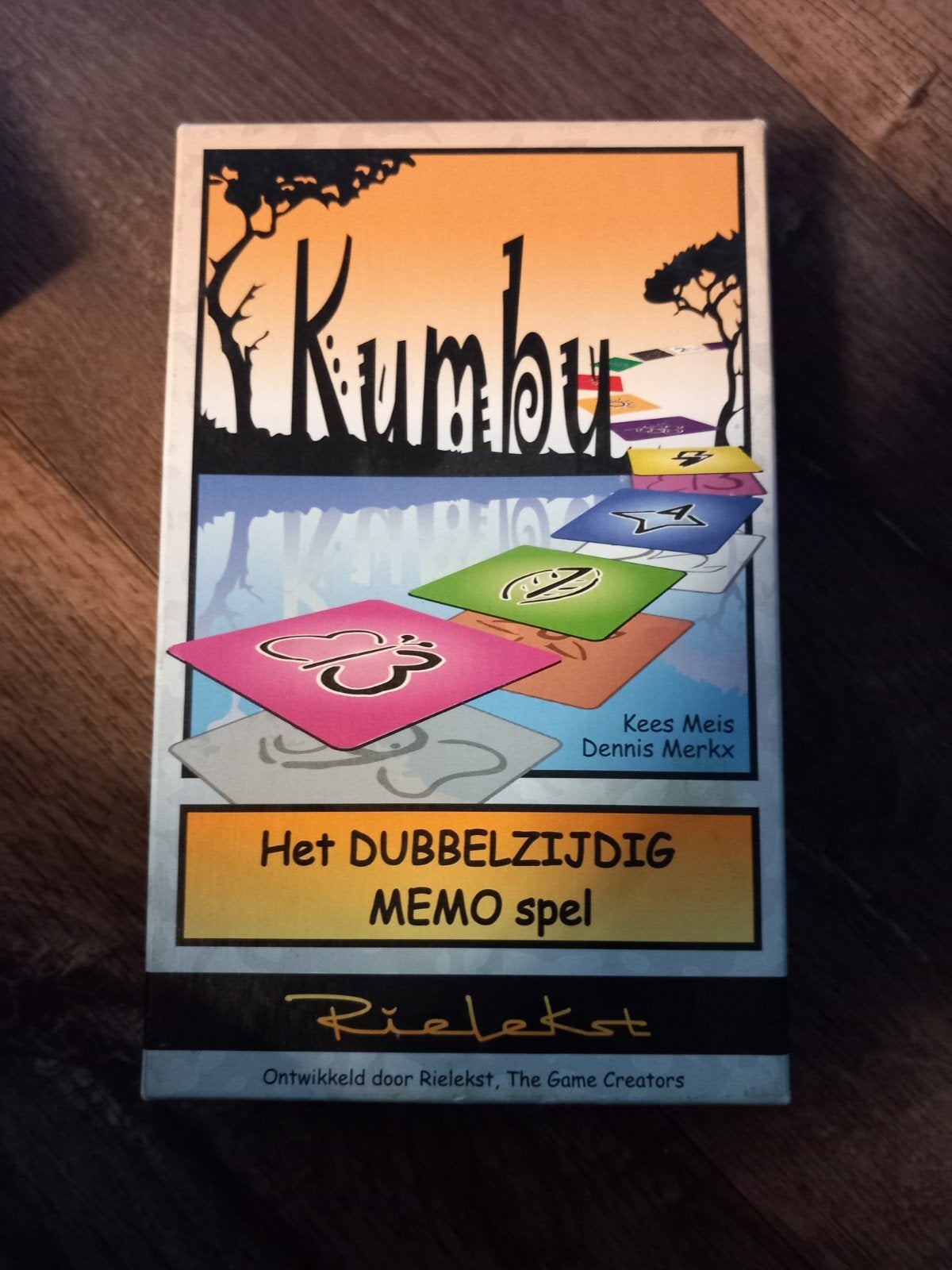 Kumbu: Het Dubbelzijdig Memo Spel - Educatief Geheugenspel, Een of twee spelers, Ophalen, Gebruikt, Rielekst