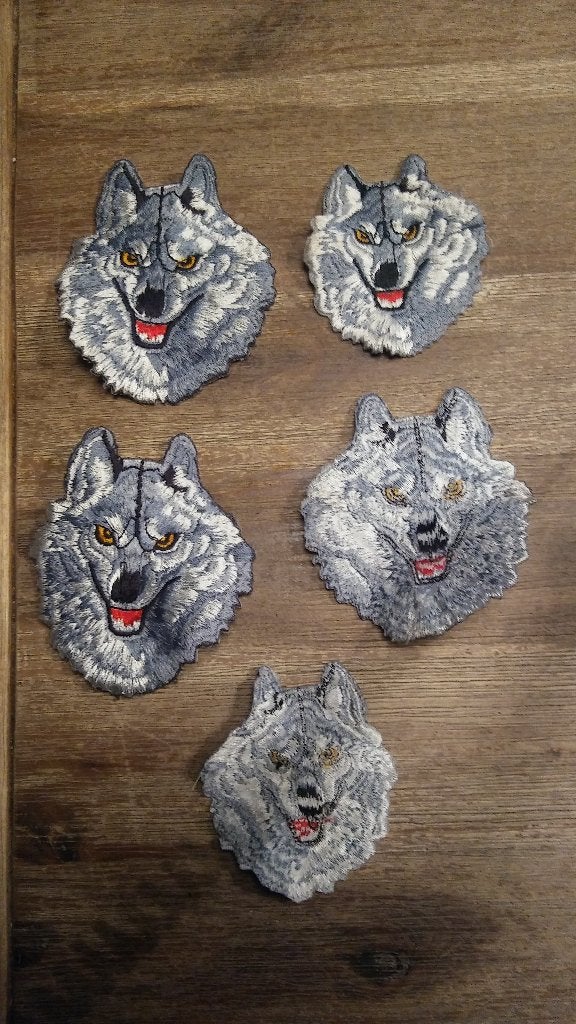 Grijze wolf wolven patch embleem kleding opnaai dier vintage, Hobby en Vrije tijd, Verzenden, Nieuw, Overige typen