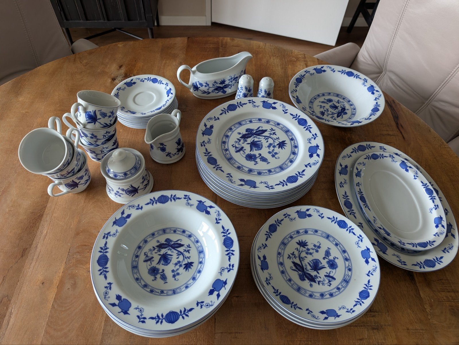 Porseleinen servies Zwiebelmuster: diner- en koffieservies, Antiek en Kunst, Ophalen of Verzenden