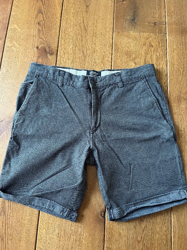 Korte broek Jack & Jones M, Kleding | Heren, Broeken en Pantalons, Maat 48/50 (M), Ophalen of Verzenden, Zo goed als nieuw, Grijs