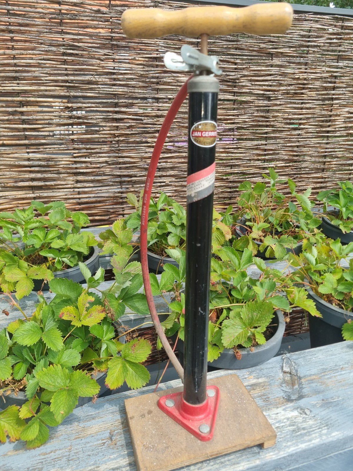 Fietspomp, Ophalen, Gebruikt