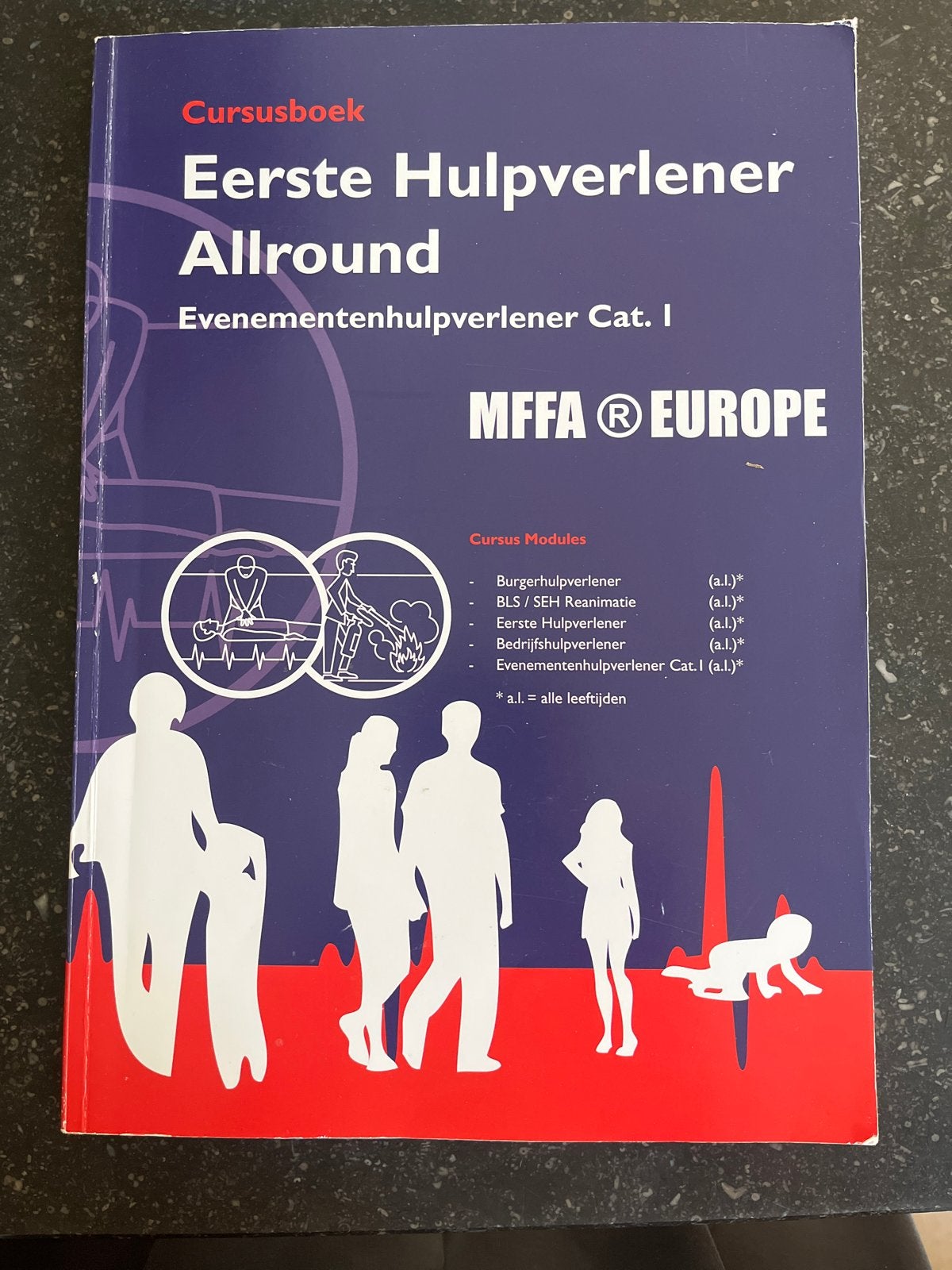 Cursusboek Eerste Hulpverlener Allround MFFA EUROPE, Boeken, Ophalen, Gamma, Zo goed als nieuw, Overige niveaus
