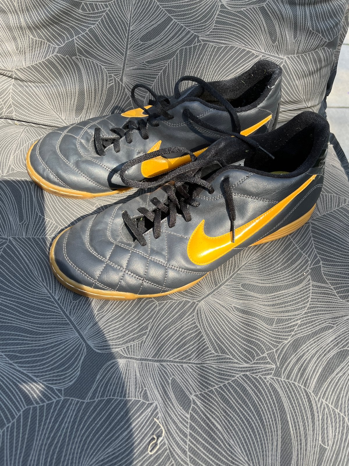 Nike Tiempo zaalvoetbalschoenen - Maat 45, Verzenden, Gebruikt, Schoenen