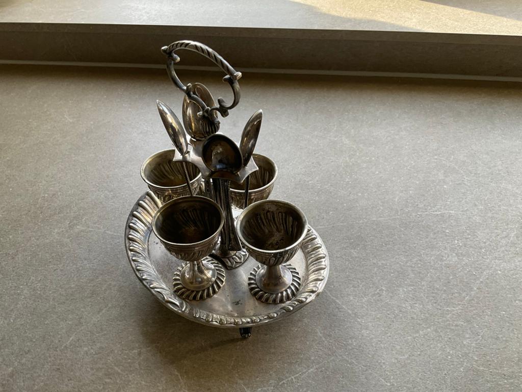 Verzilverde eierdopjes set met standaard en lepeltjes, Ophalen of Verzenden