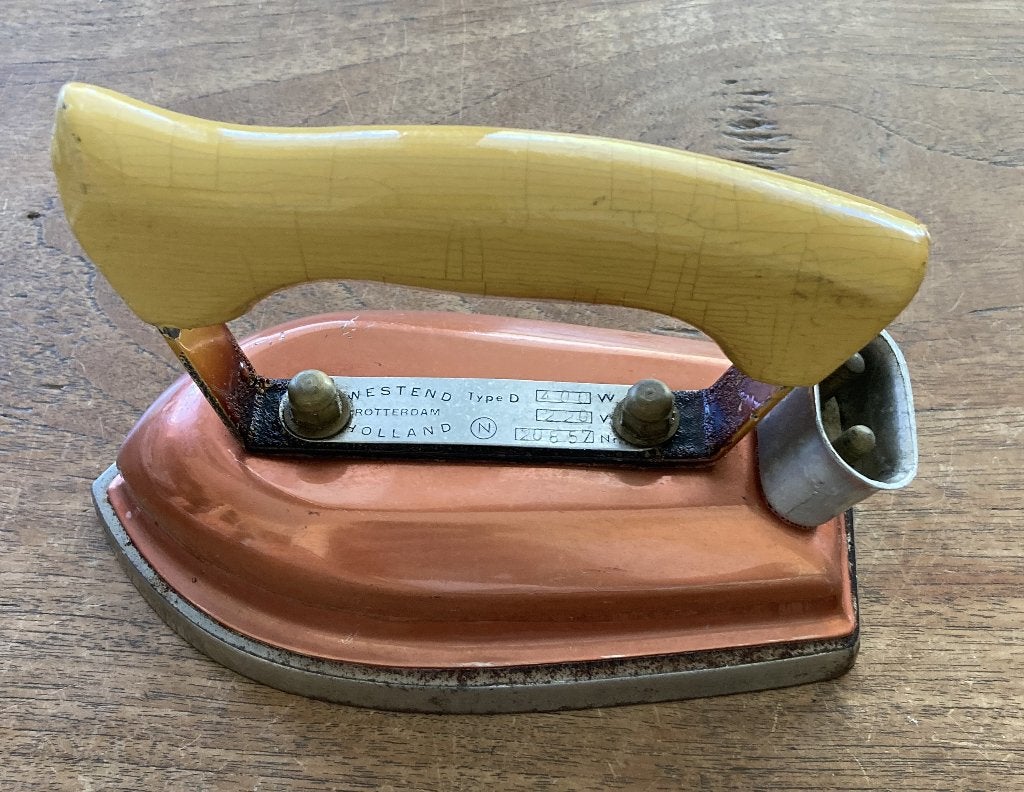 Curiosa Vintage Strijkijzer Type D Westend Rotterdam, Ophalen of Verzenden