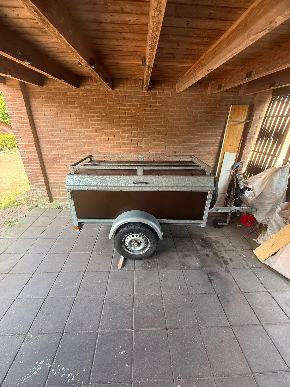 Aanhanger met deksel in goede staat, Ophalen, Zo goed als nieuw