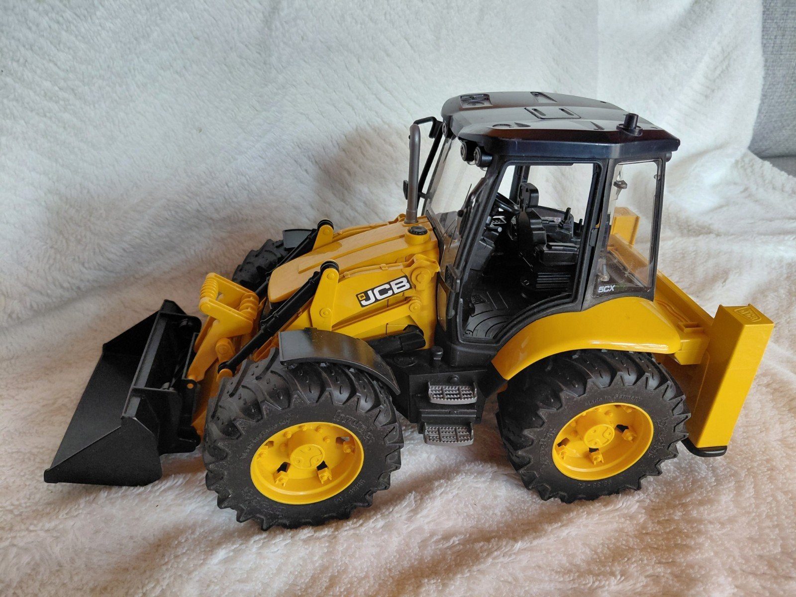 JCB 5CX Tractor met Grijper - 38x18x20 cm, Ophalen of Verzenden, Gebruikt
