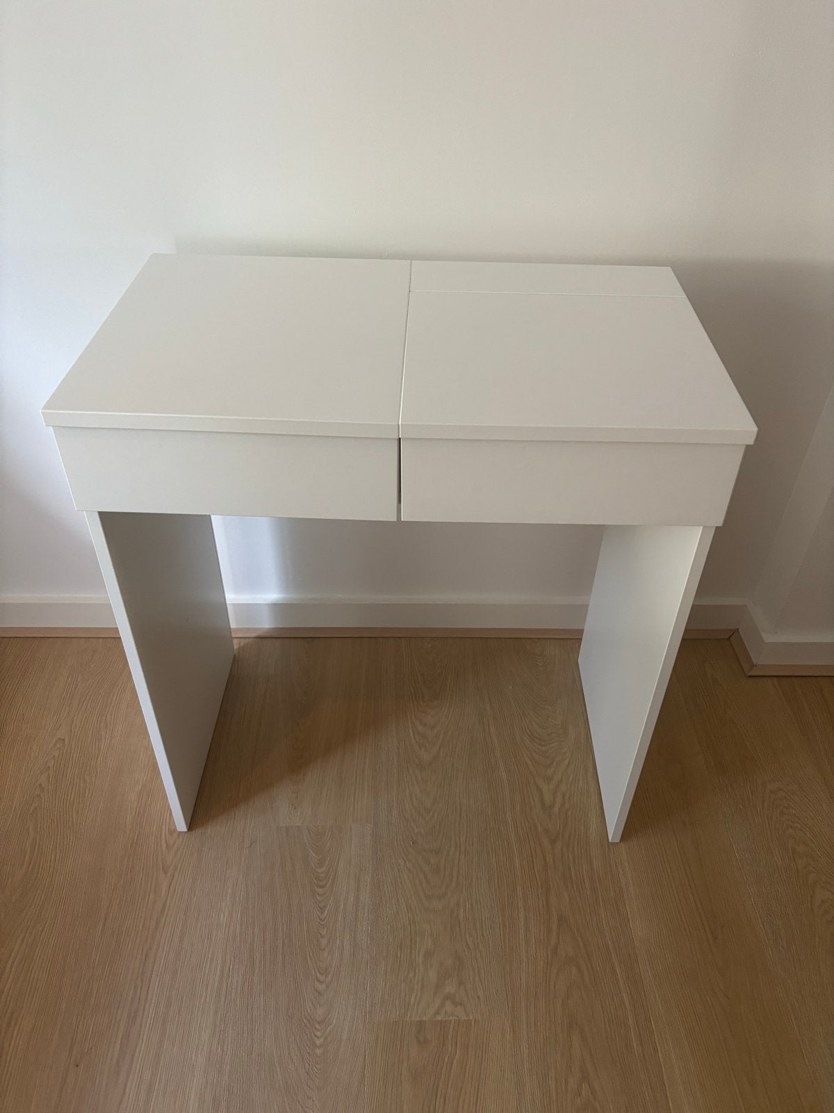 IKEA Brimnes Kaptafel/Bureau met spiegel en lades, Huis en Inrichting, Ophalen, Overige materialen, 50 tot 100 cm, Zo goed als nieuw
