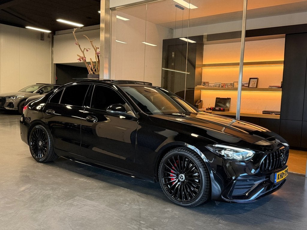 Mercedes-Benz C-klasse 180 AMG Night Pano Camera Carbon 63Di, Auto's, Automaat, 4 cilinders, Zwart, Leder
