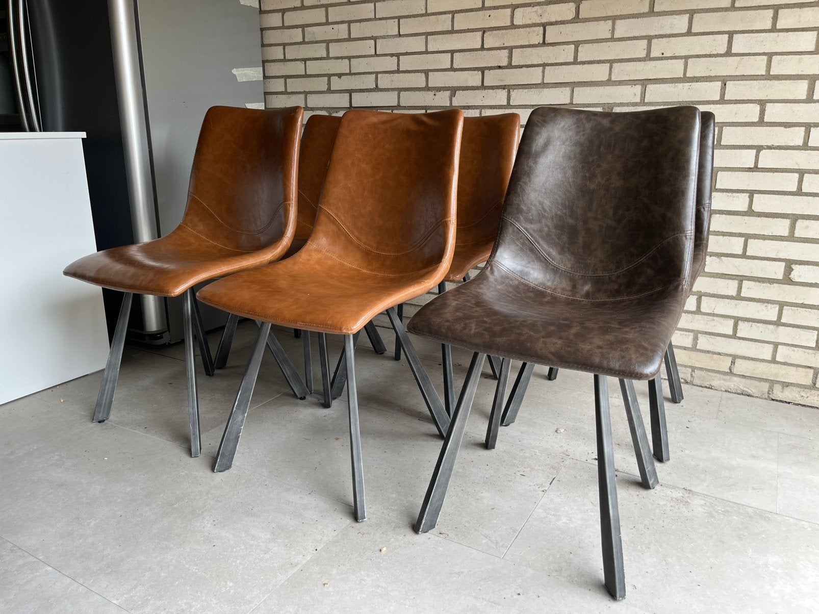 Eetkamerstoel leer 4x cognac 2x donker bruin, Huis en Inrichting, Ophalen, Gebruikt, Bruin, Leer