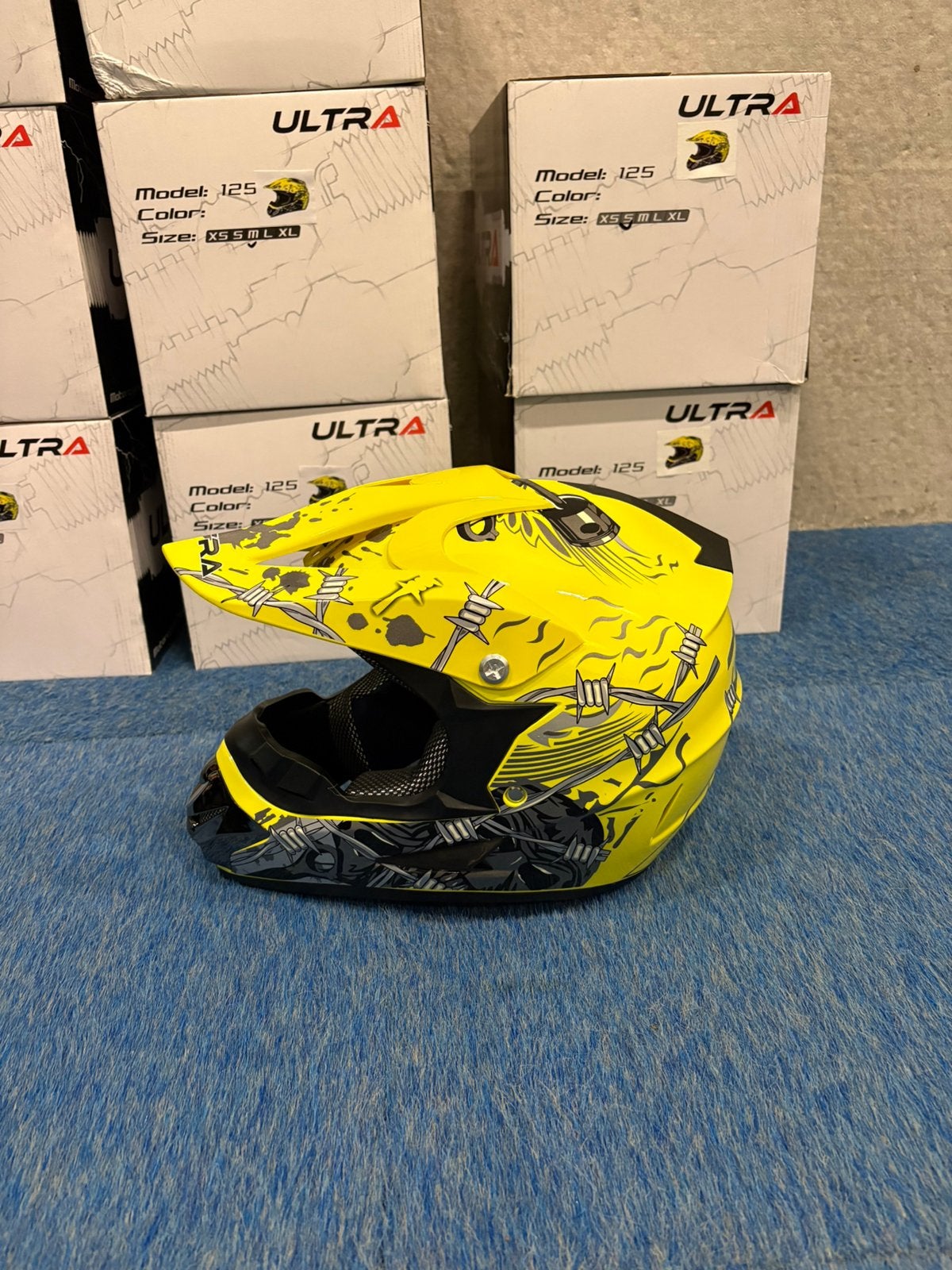 OPRUIMING ! 9 stuks nieuwe kinder helm in 1 partij, Ophalen, Massakassa, Kinderen, Ultra