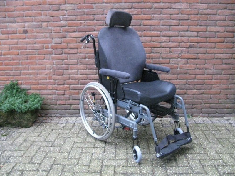 Etac luxe aluminium rolstoel 50cm druksteunen verstelbaar, Diversen, Rolstoelen, Ophalen, Inklapbaar, Zo goed als nieuw, Duwrolstoel