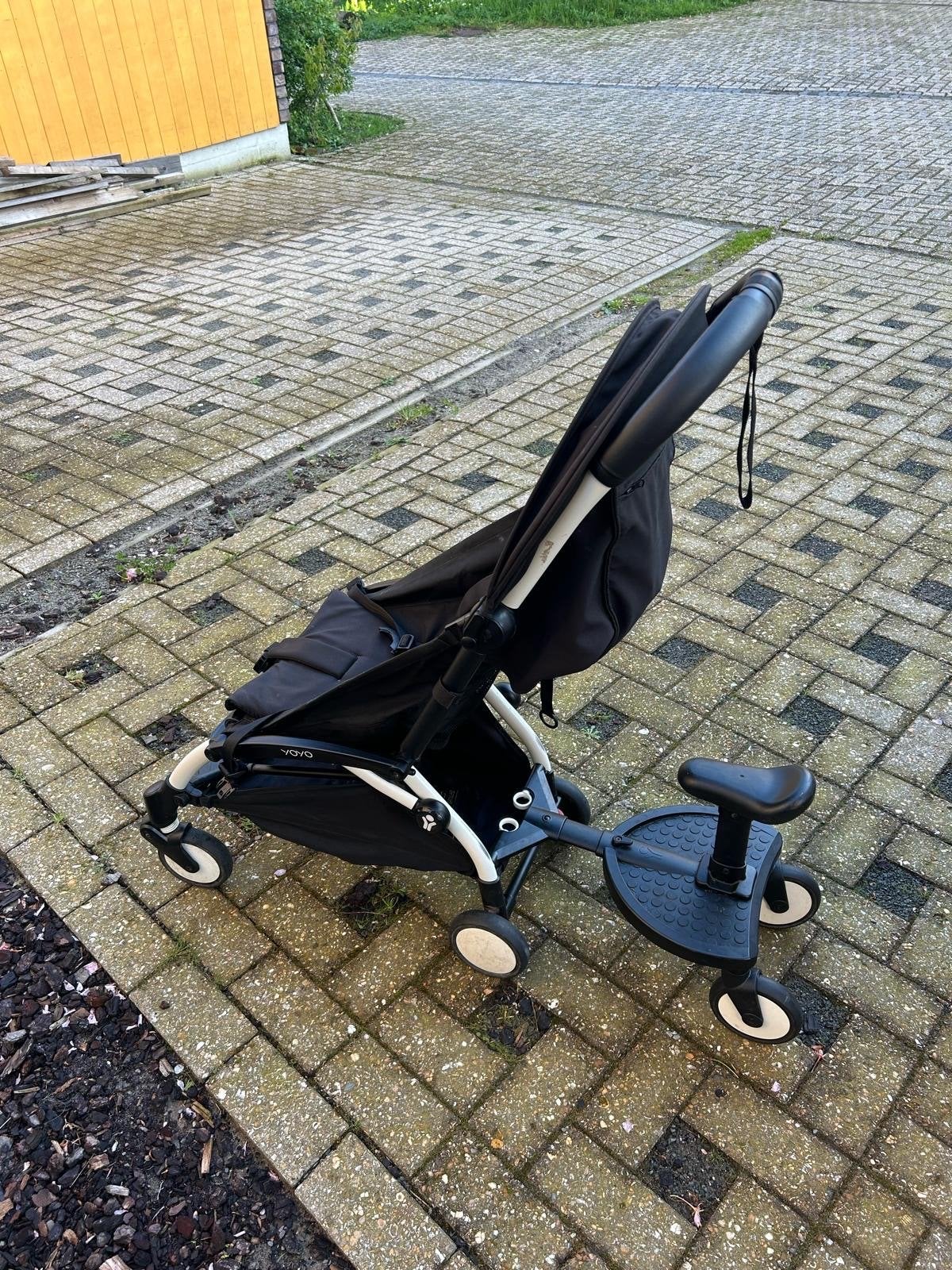 Yoyo Babyzen kinderwagen zwart met hoes en plankje, Kinderen en Baby's, Kinderwagens en Combinaties, Ophalen, Gebruikt, Kinderwagen