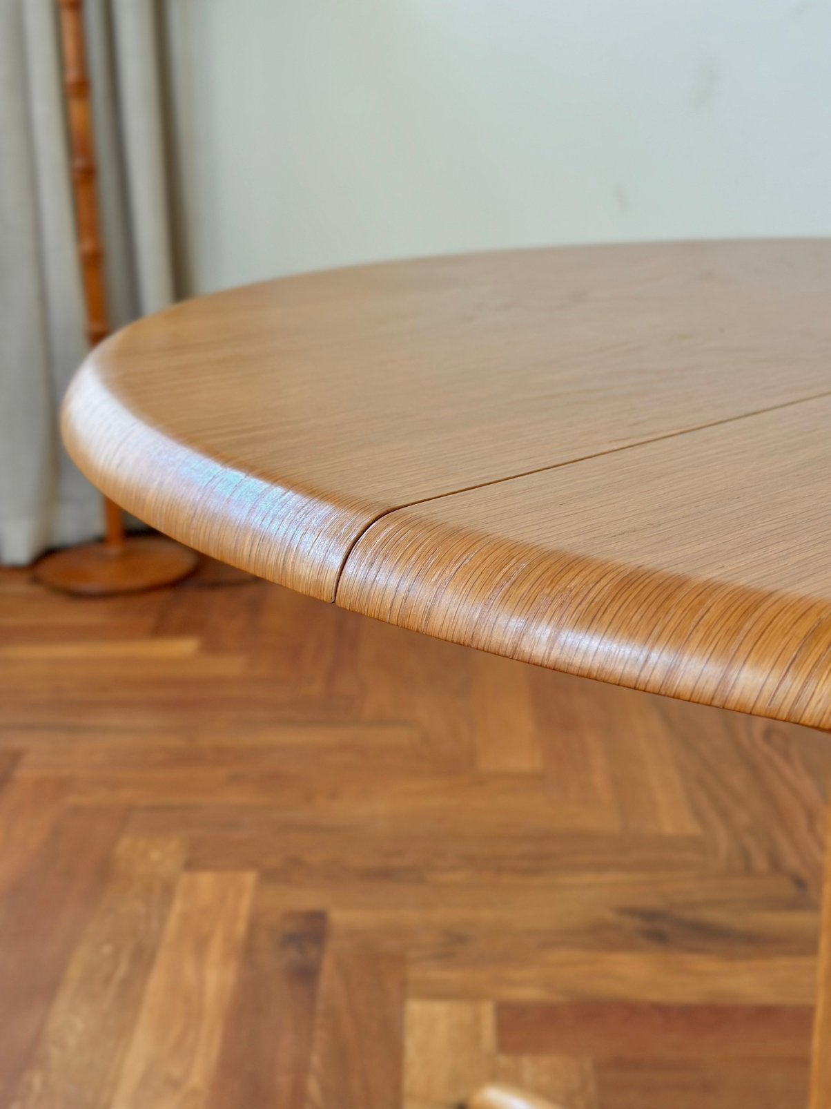 Vintage eettafel rond ovaal Deens eiken hout jaren 50/60/70, Huis en Inrichting, Tafels | Eettafels, Ophalen, Gebruikt, 100 tot 150 cm