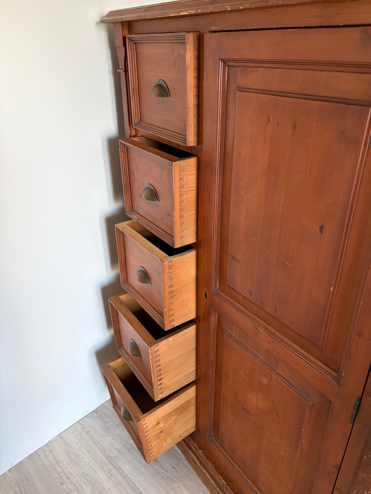 Antieke kast met lades en planken (weg=weg), Antiek en Kunst, Ophalen