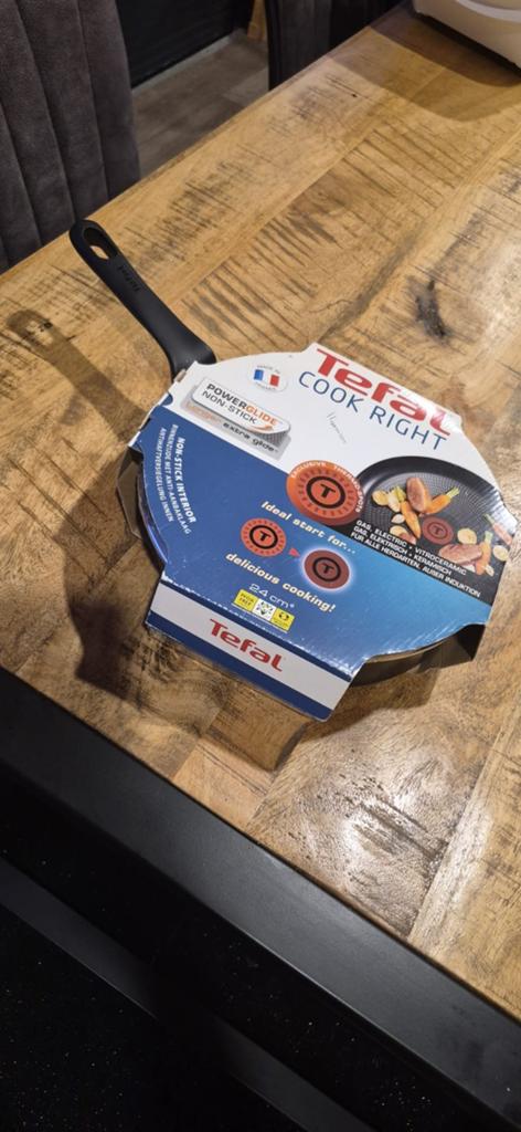 Tefal hapjespan nieuw, Huis en Inrichting, Keuken | Potten en Pannen, Ophalen of Verzenden