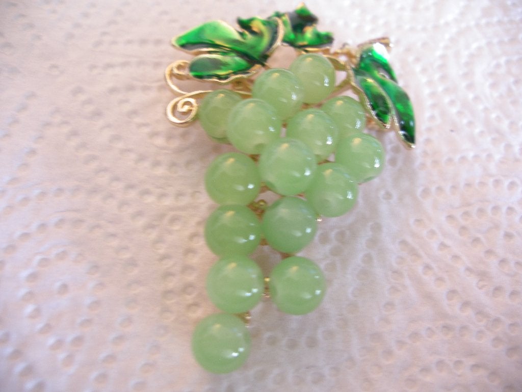 Een mooie Grote Goudkleurige Druiventros Broche, Sieraden, Tassen en Uiterlijk, Verzenden, Overige materialen, Broche, Met edelsteen
