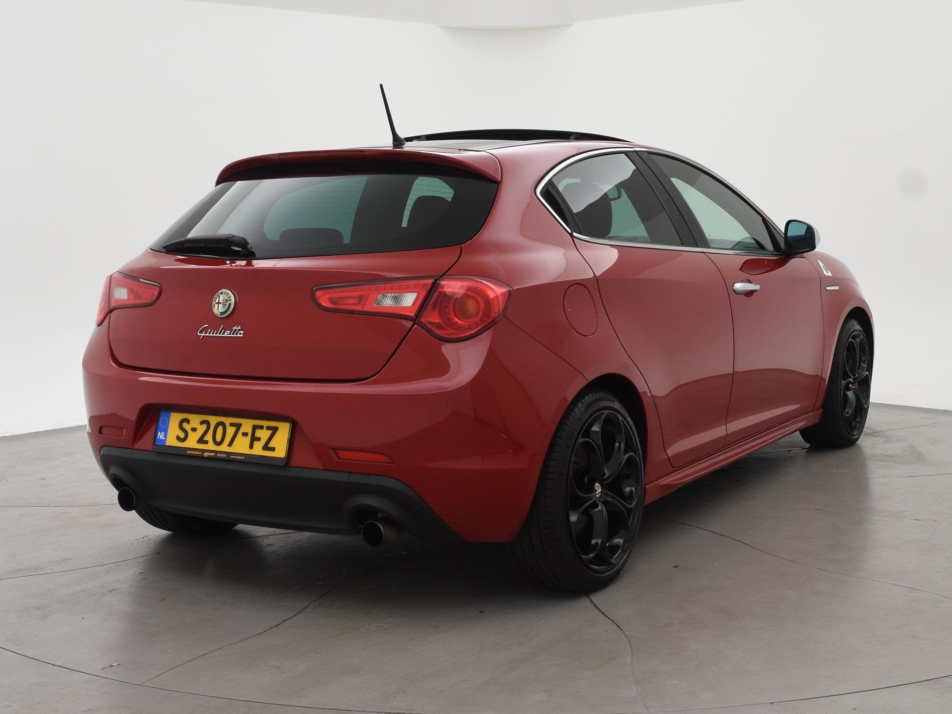 Alfa Romeo Giulietta 1.7 TBi QUADRIFOGLIO VERDE 235 PK + PAN, Euro 5, Gebruikt, 1295 kg, 4 cilinders