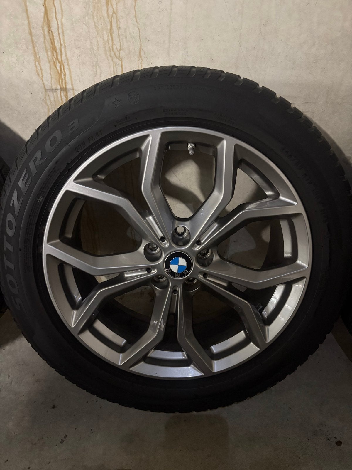 Mooie set van 4 winterbanden Pirelli met 19 inch BMW velgen