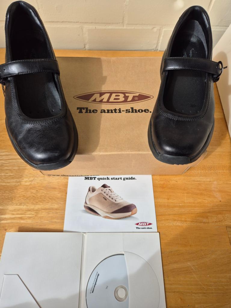 MBT schoenen zwart NIEUW, Kleding | Dames, Schoenen, Ophalen, Zo goed als nieuw, MBT, Instappers